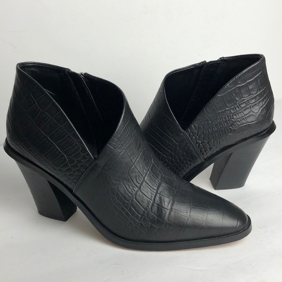 Vince Camuto Jorgetta Croc Embossed Ankle Boots 8 - Picture 1 of 10